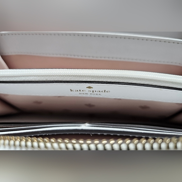 Kate Spade Saffiano Leather Zip Around Continental Wallet. Like New! - Picture 6 of 6